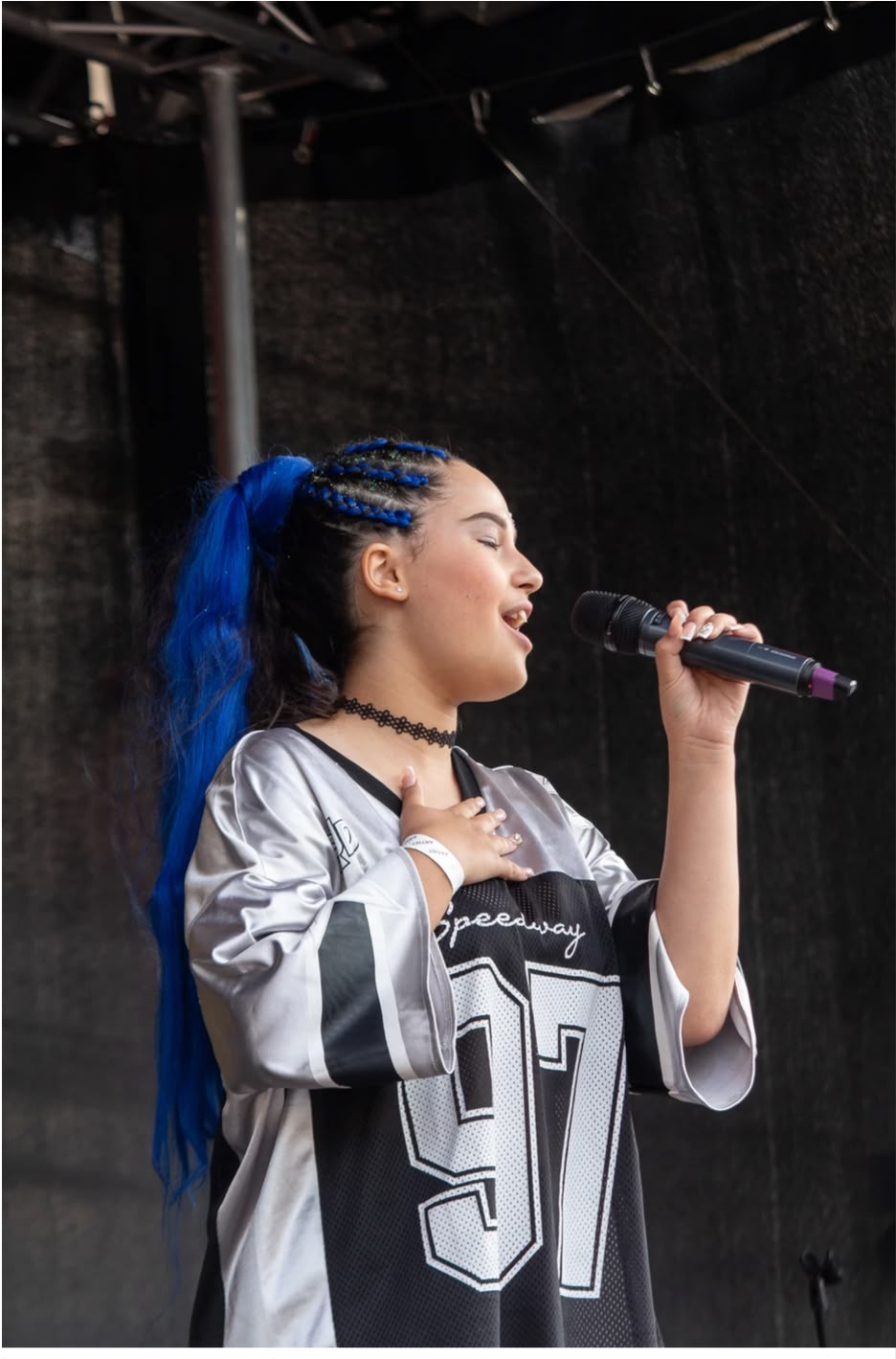Festival performance side profile